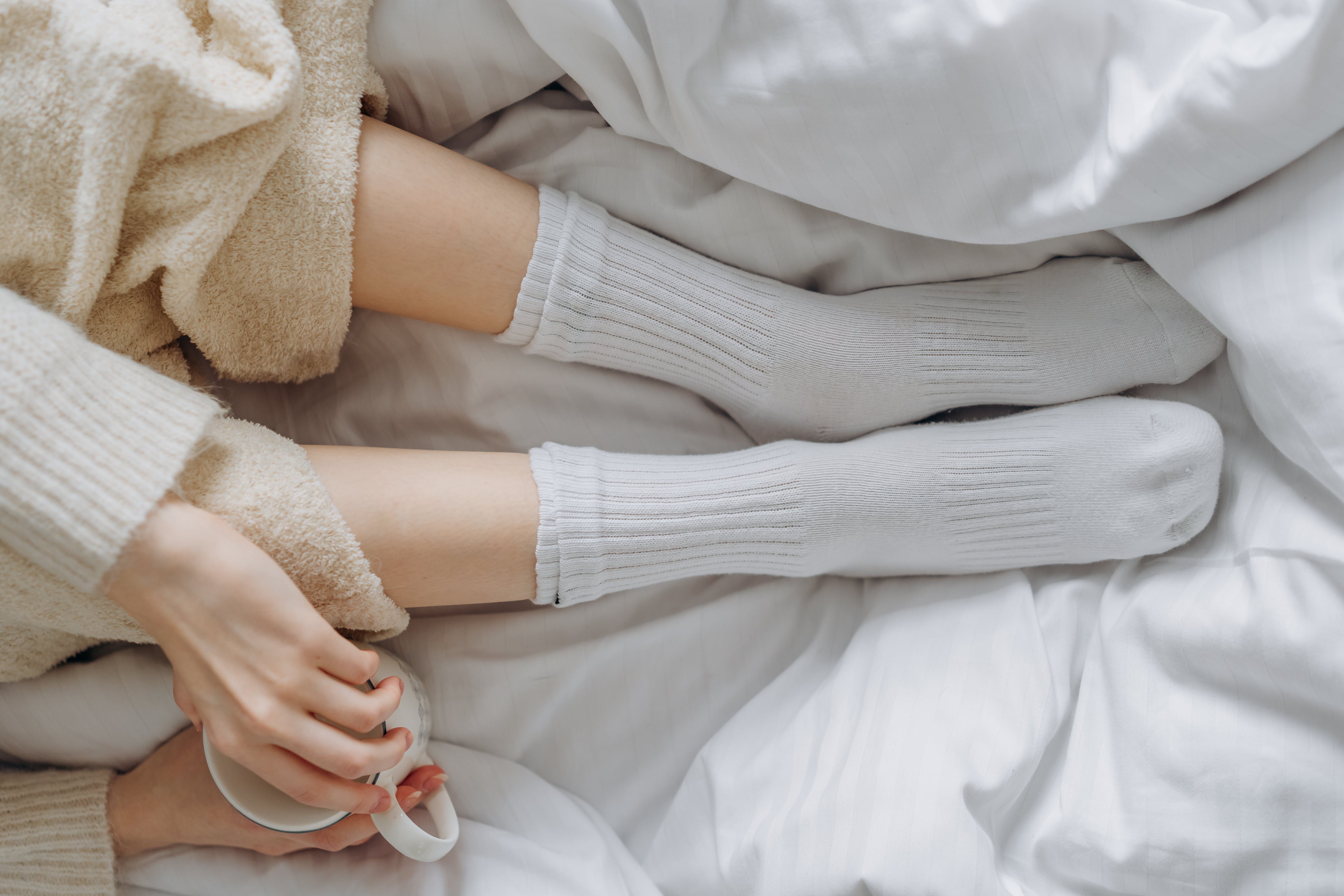 Спати у шкарпетках не дуже корисно