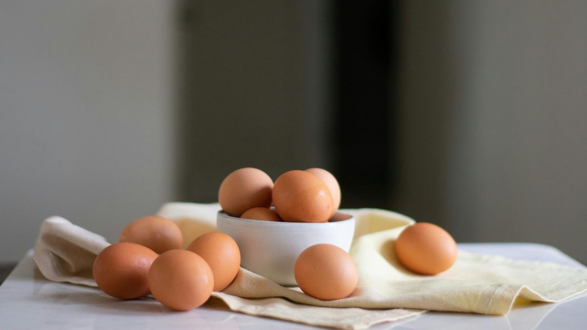 Лайфхак, который поможет качественно почистить яйца