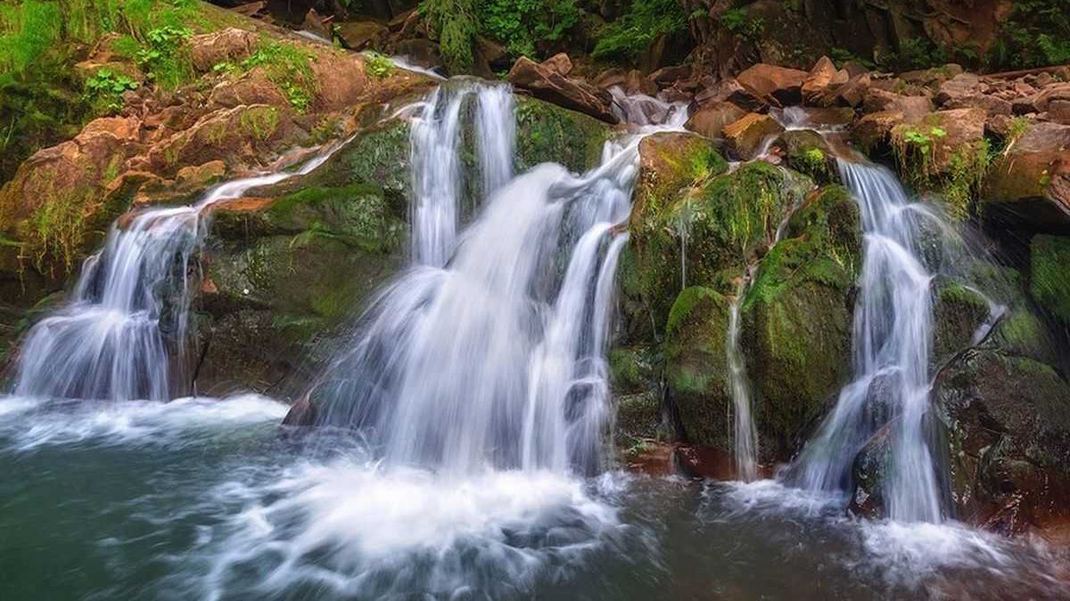 Водоспад "Кам'янка" вражає красою