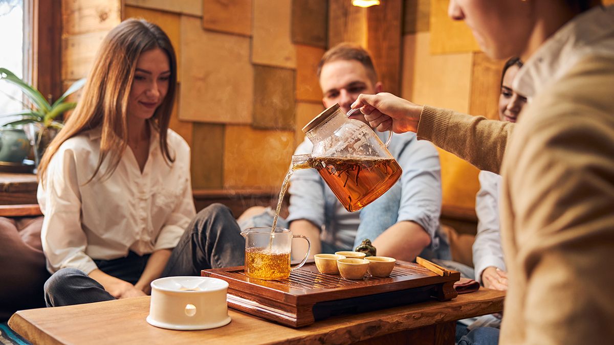 Дегустация чая способна погрузить и увлечь чайной культурой Дегустация чая способна погрузить и увлечь чайной культурой