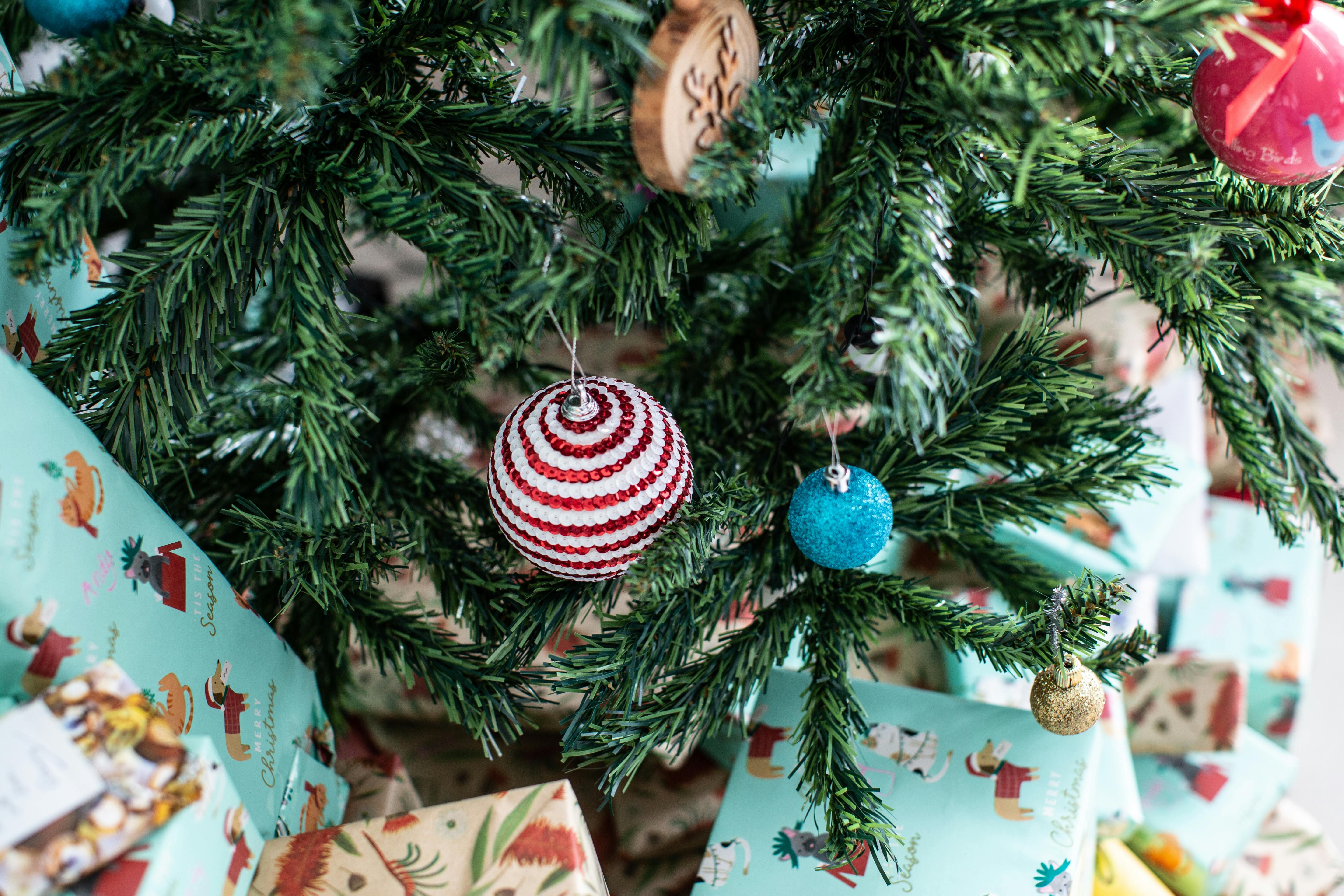 Искусственную елку можно обновить Искусственную елку можно обновить