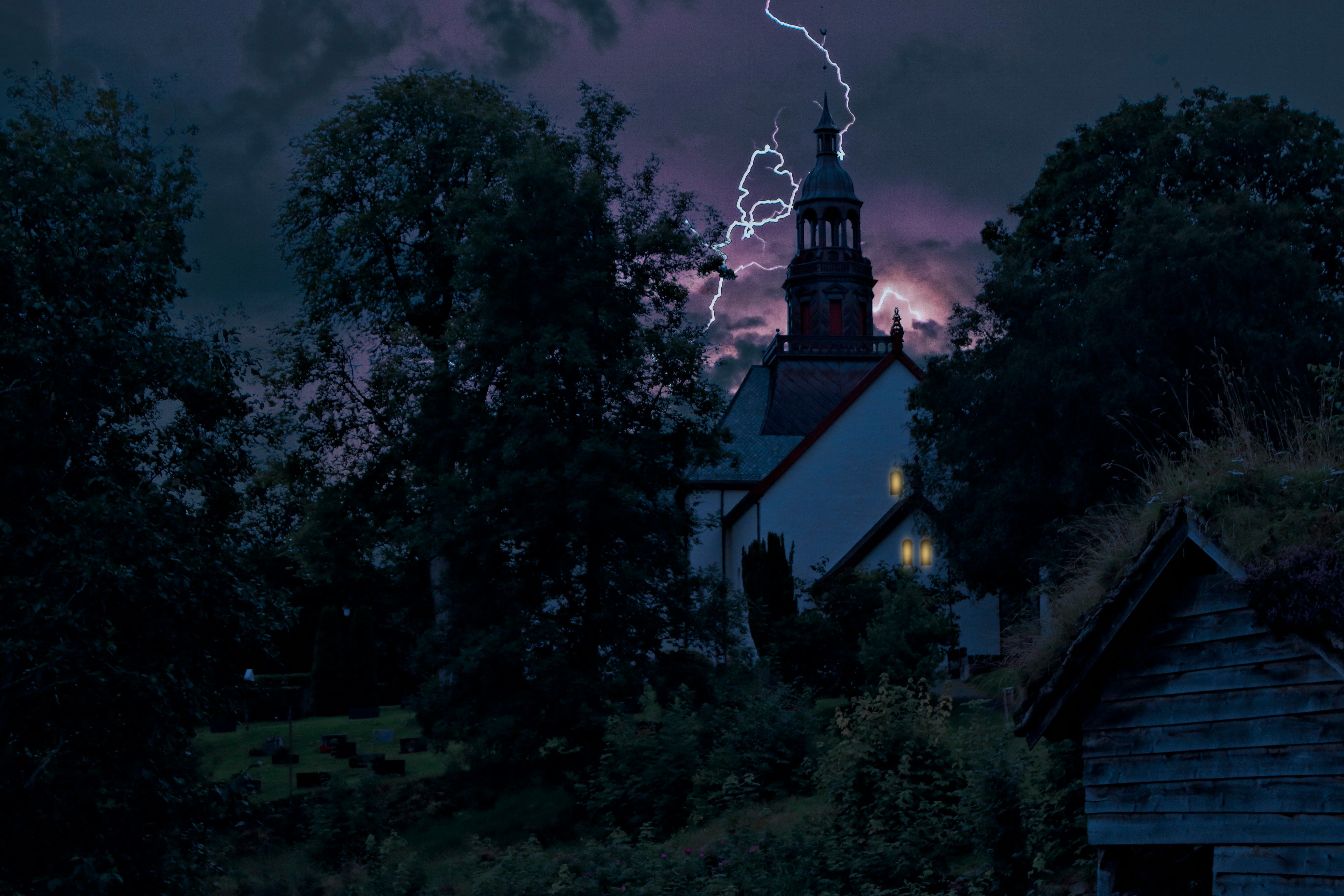 Может ли молния ударить в дом и как этого избежать и как этого избежать Может ли молния ударить в дом и как этого избежать и как этого избежать